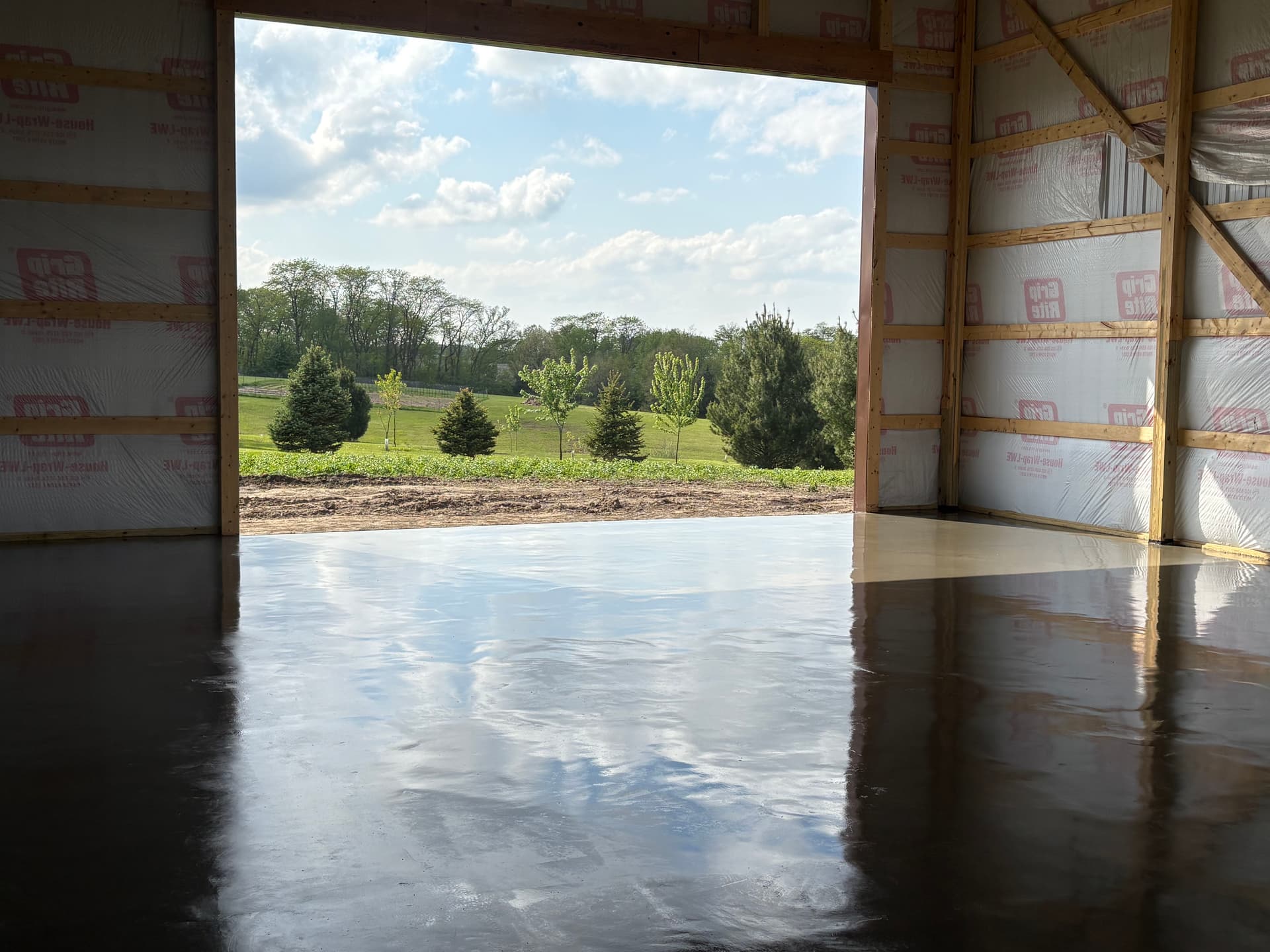 Gallery photos for 6-Inch Sealed Shop Floor and Full-Length Porch Slab: Image #4