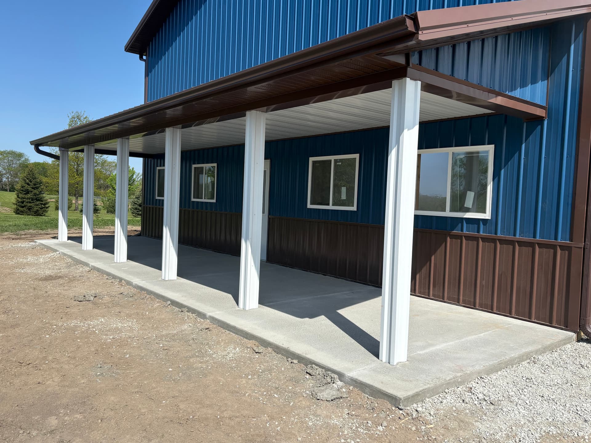 Gallery photos for 6-Inch Sealed Shop Floor and Full-Length Porch Slab: Image #1