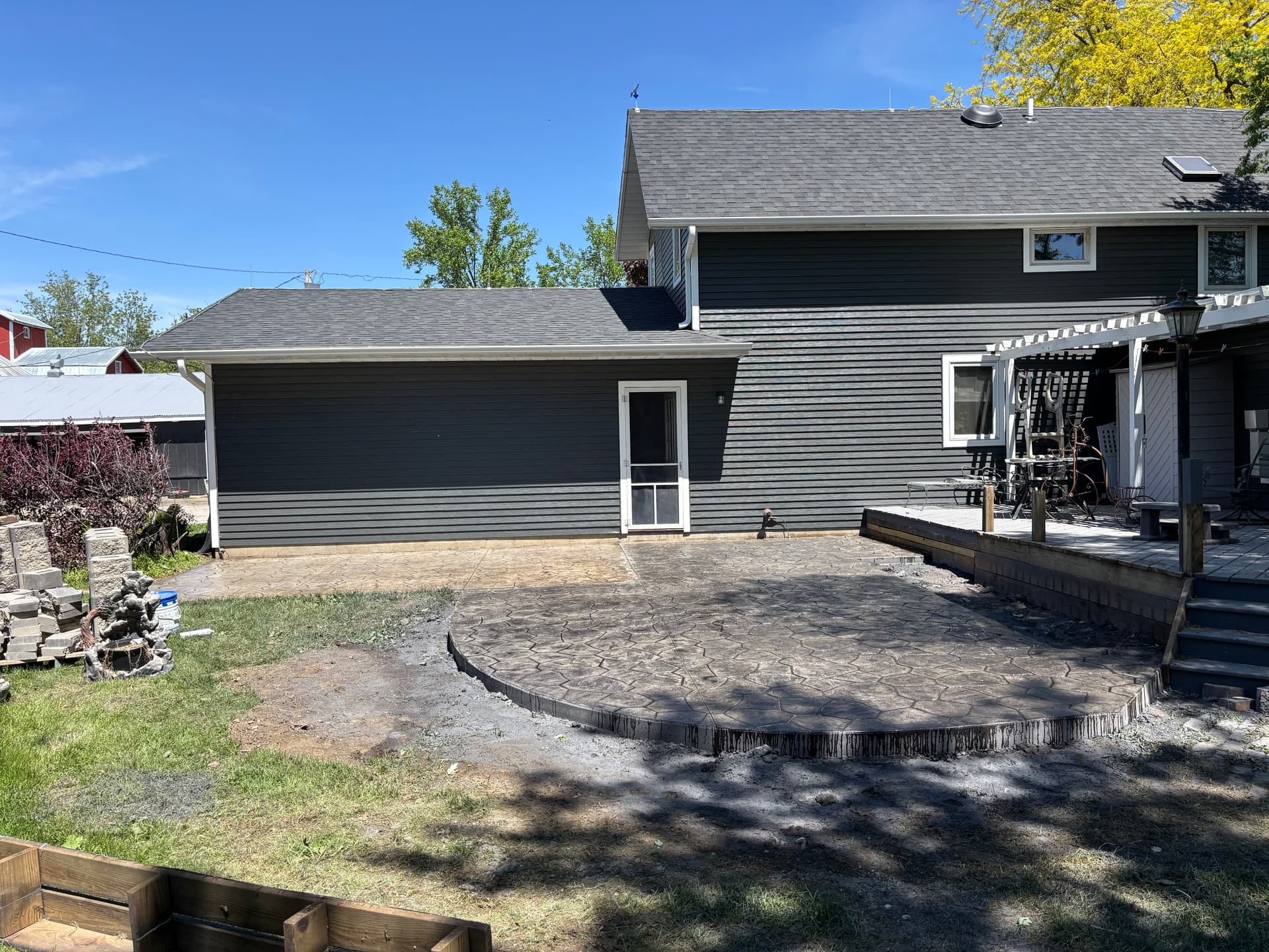 Stamped Patios and Grain Bin Pads Built to Last